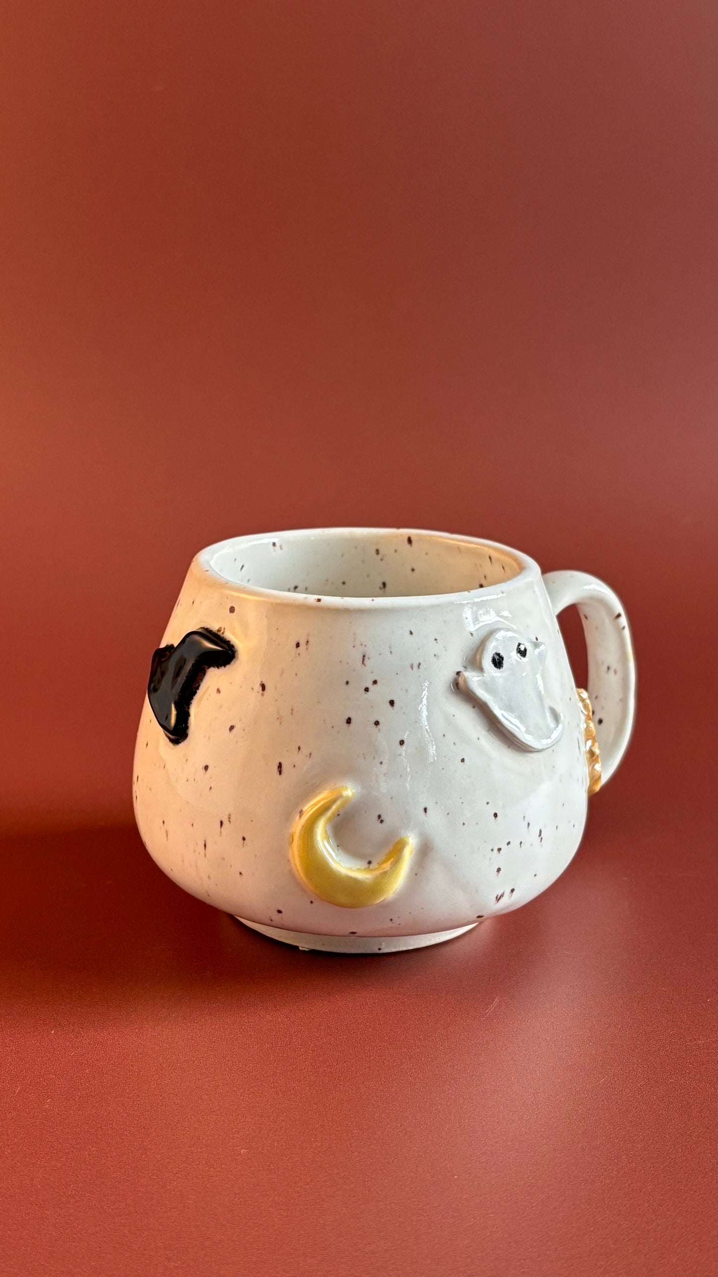 Halloween . Pebble Mug