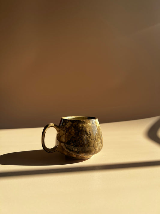 Red Seal Marble . Pebble Mug