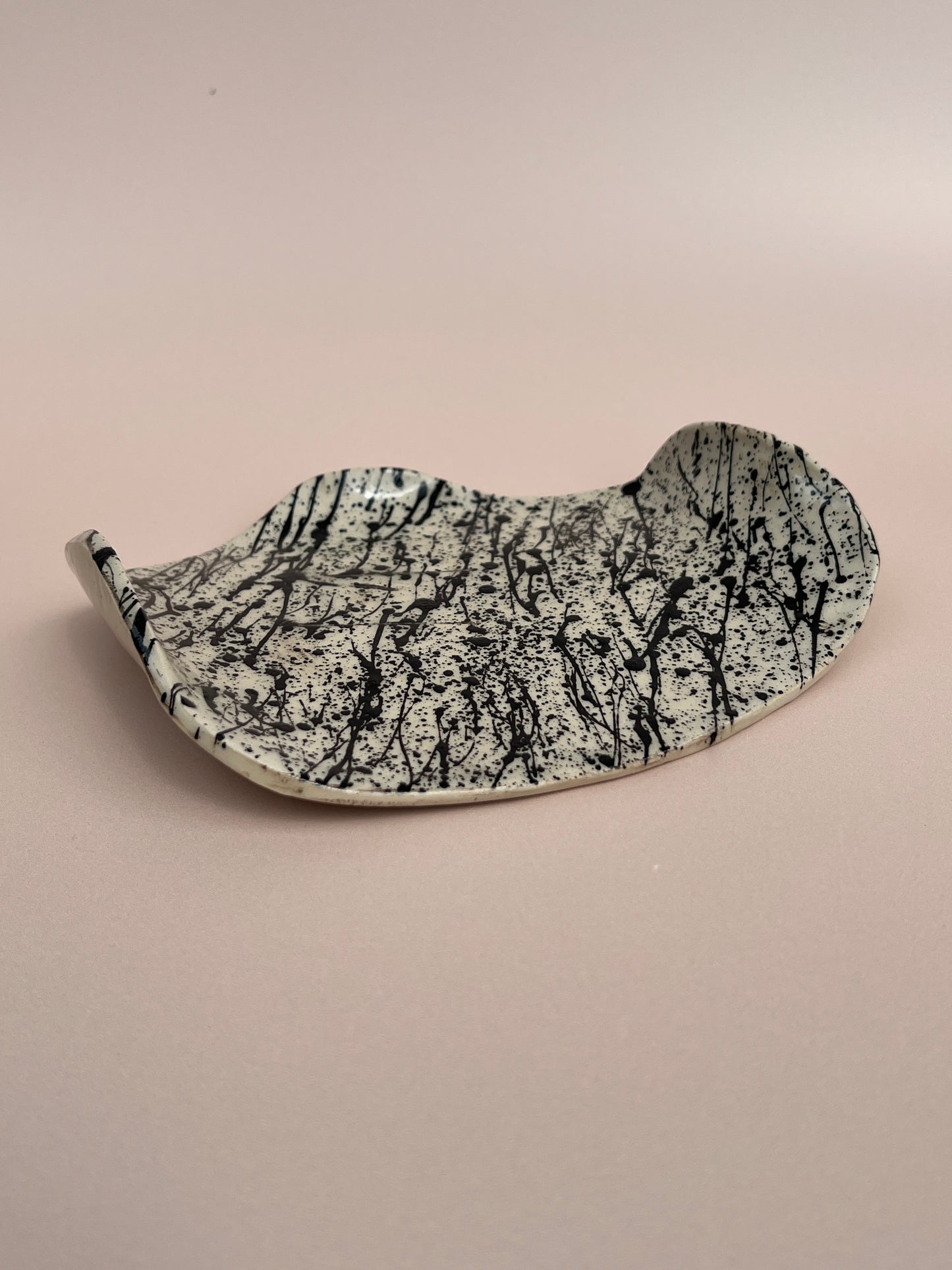 Noir Drip . Serving Plate