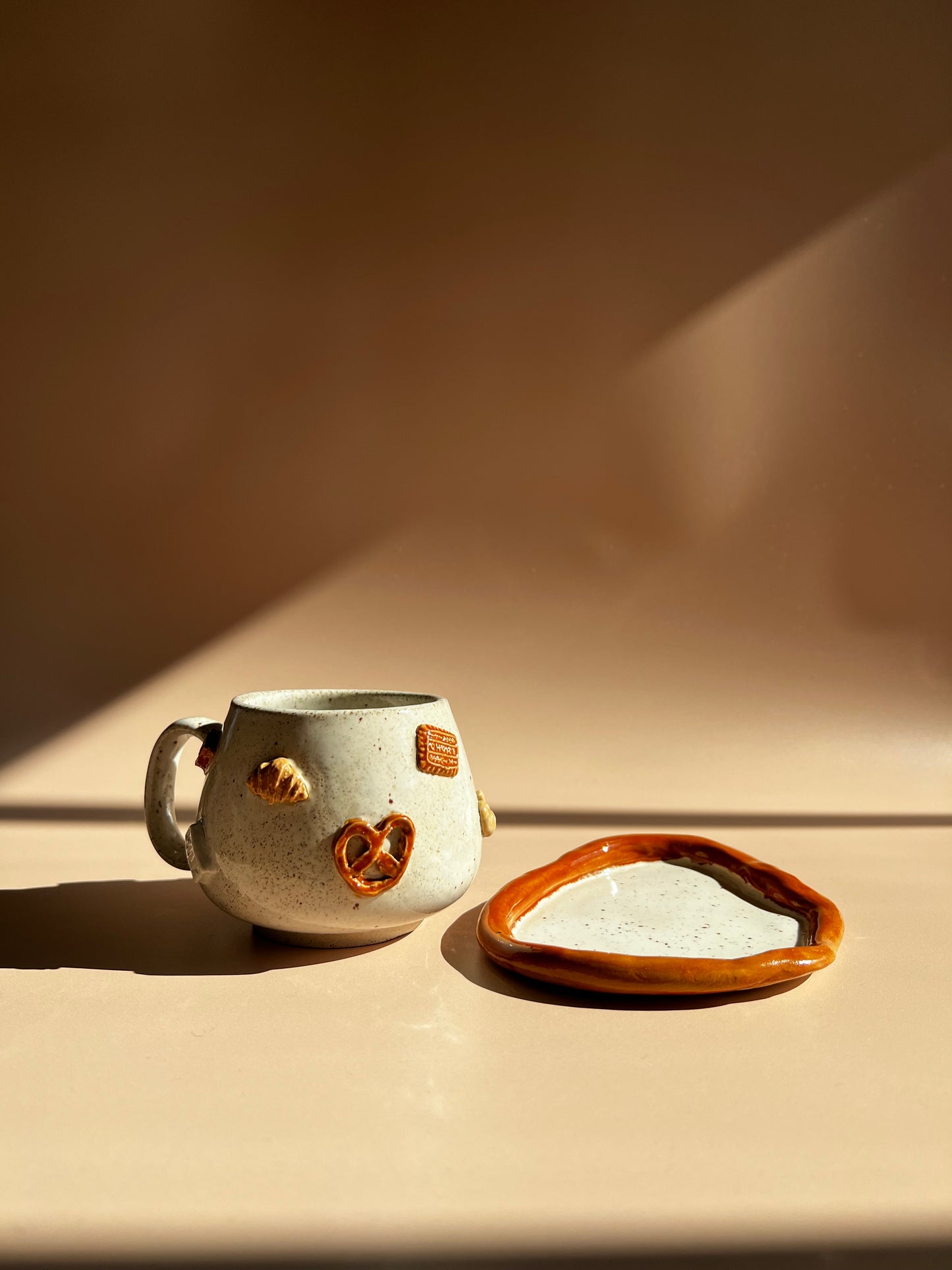 Croissant Club . Pebble Mug