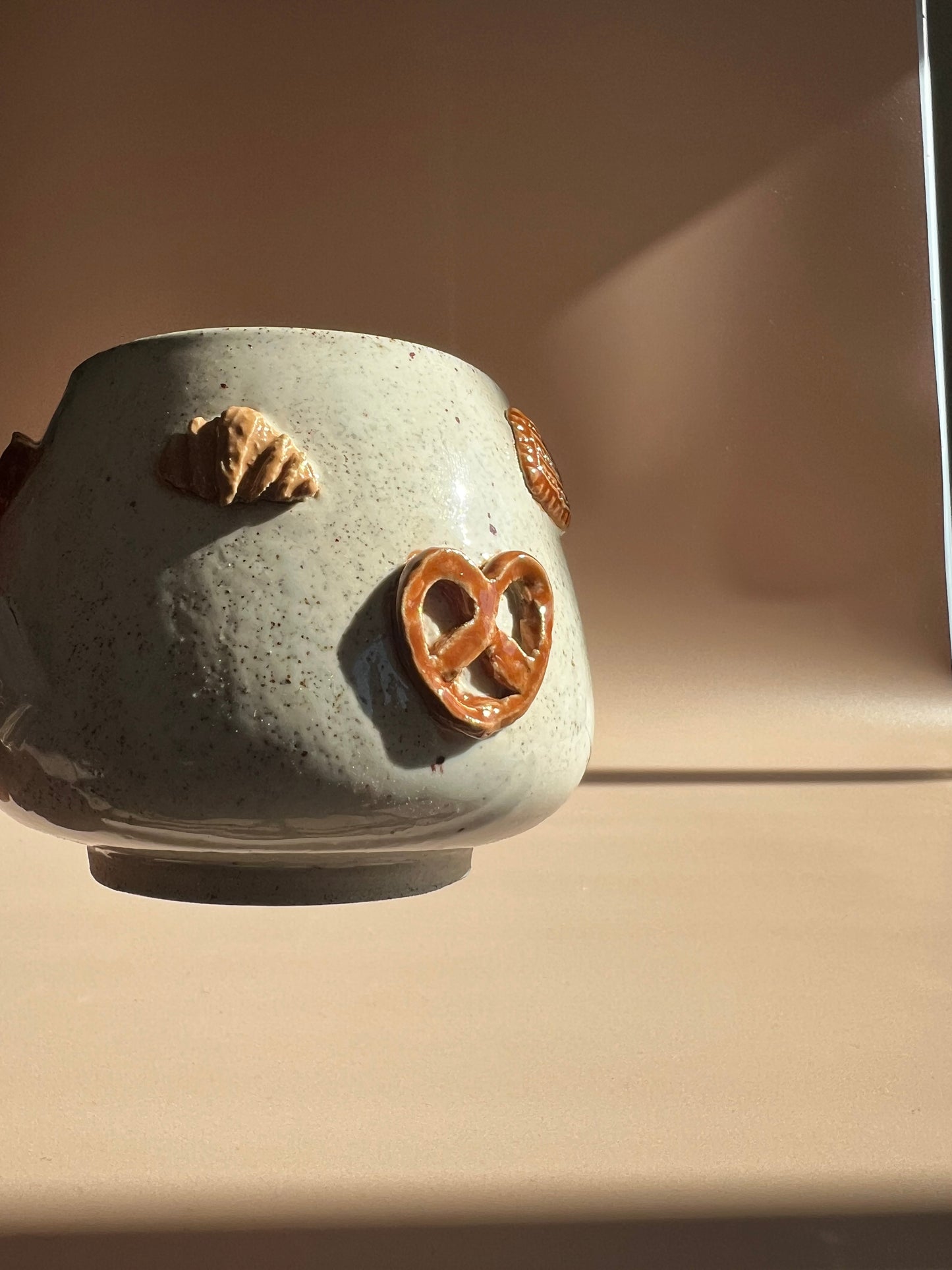 Croissant Club . Pebble Mug