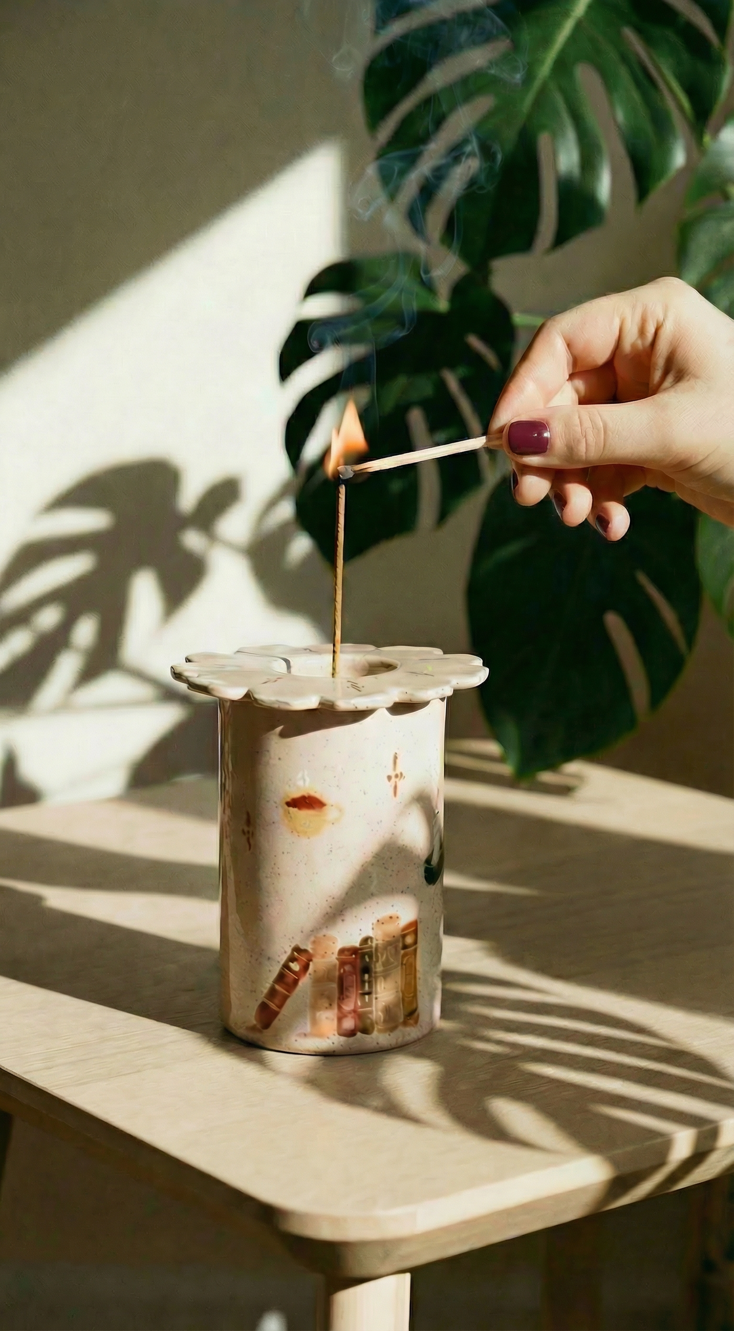 Cozy Moments . Vase & Candle and Incense Burner