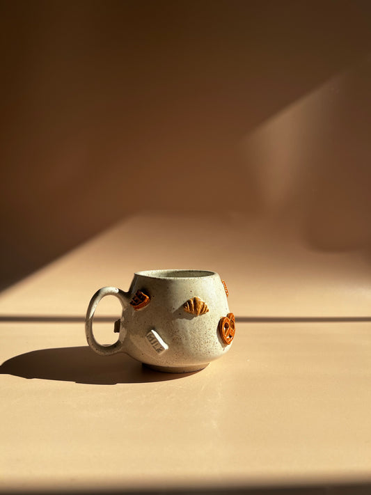 Croissant Club . Pebble Mug