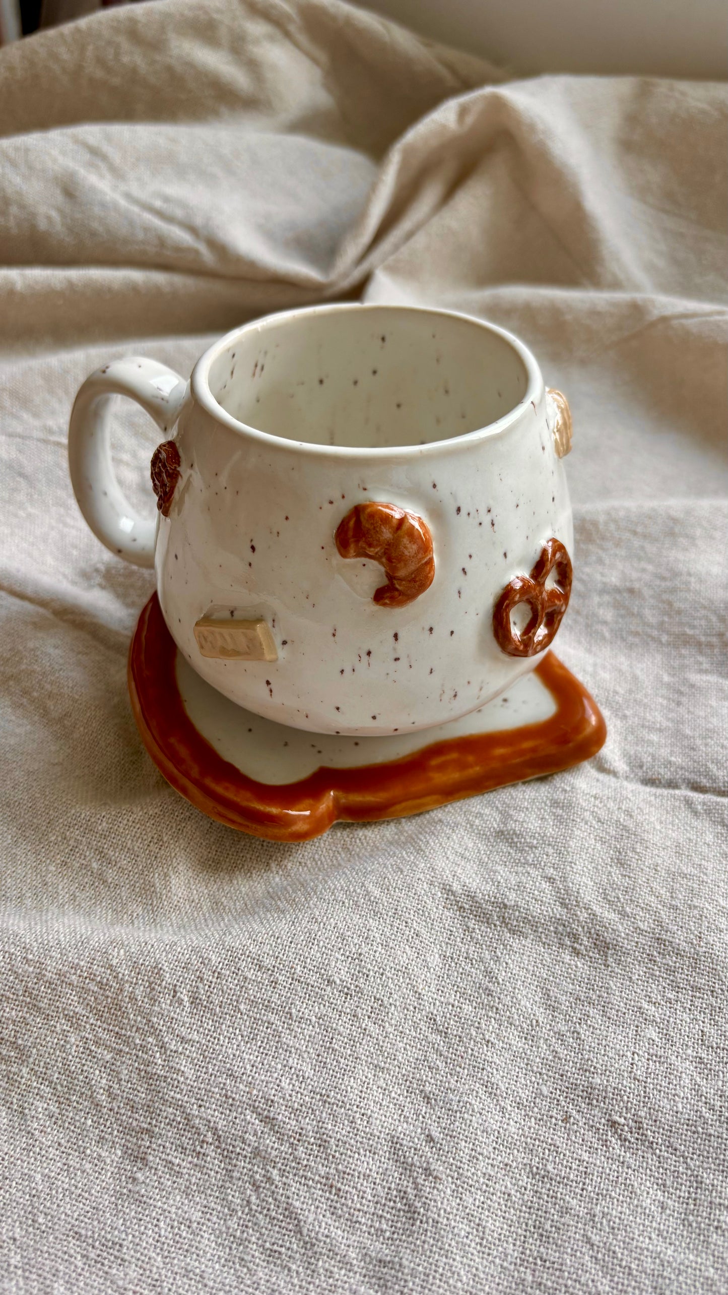 Croissant Club . Slice Plate - 4 Servings