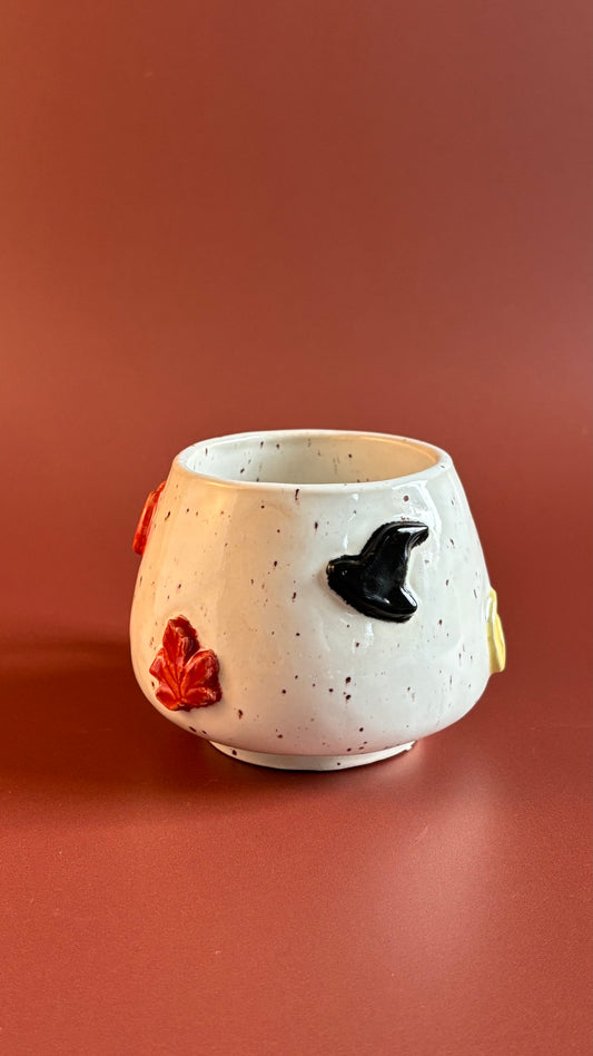 Halloween . Pebble Mug