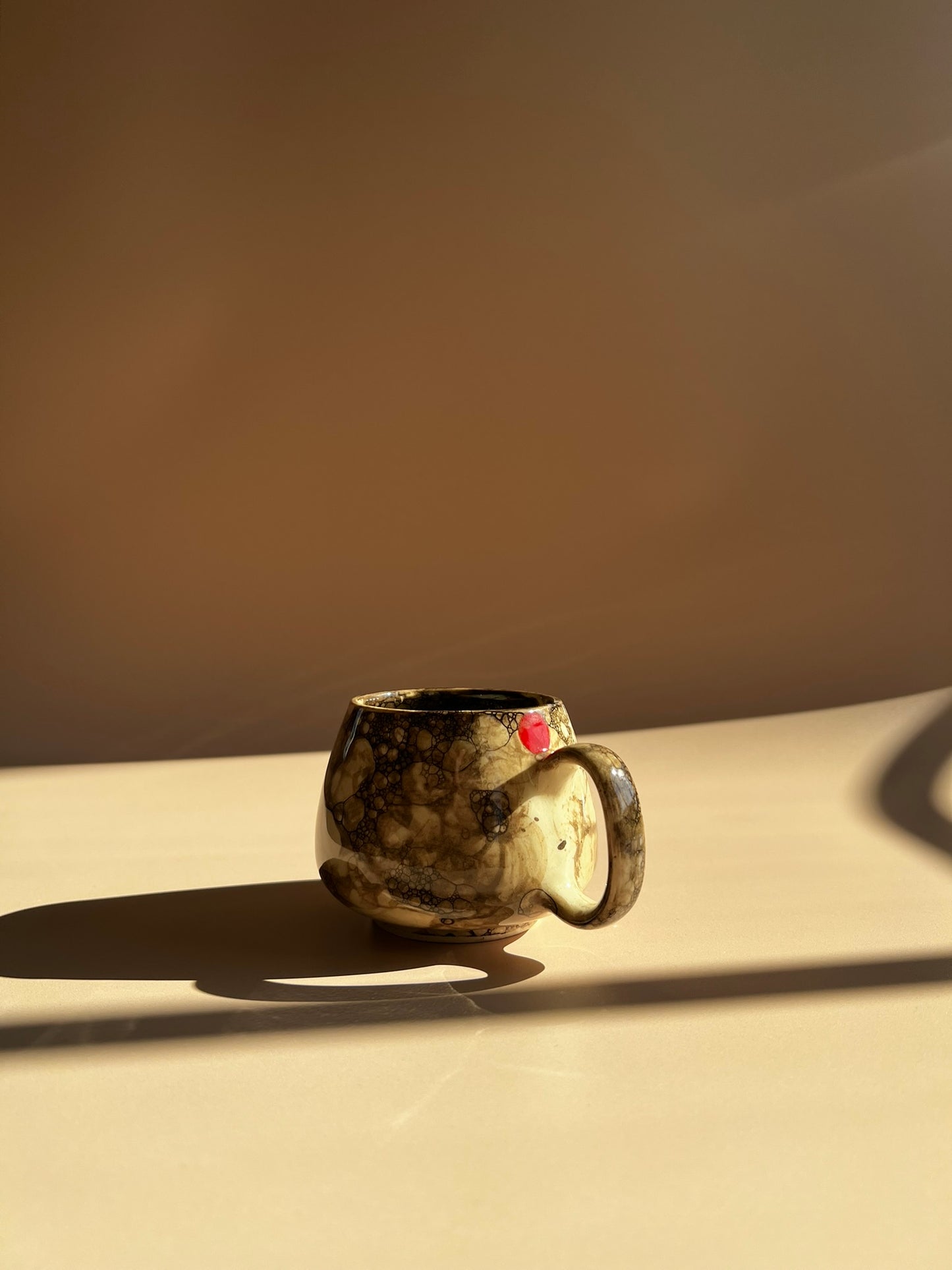 Red Seal Marble . Pebble Mug
