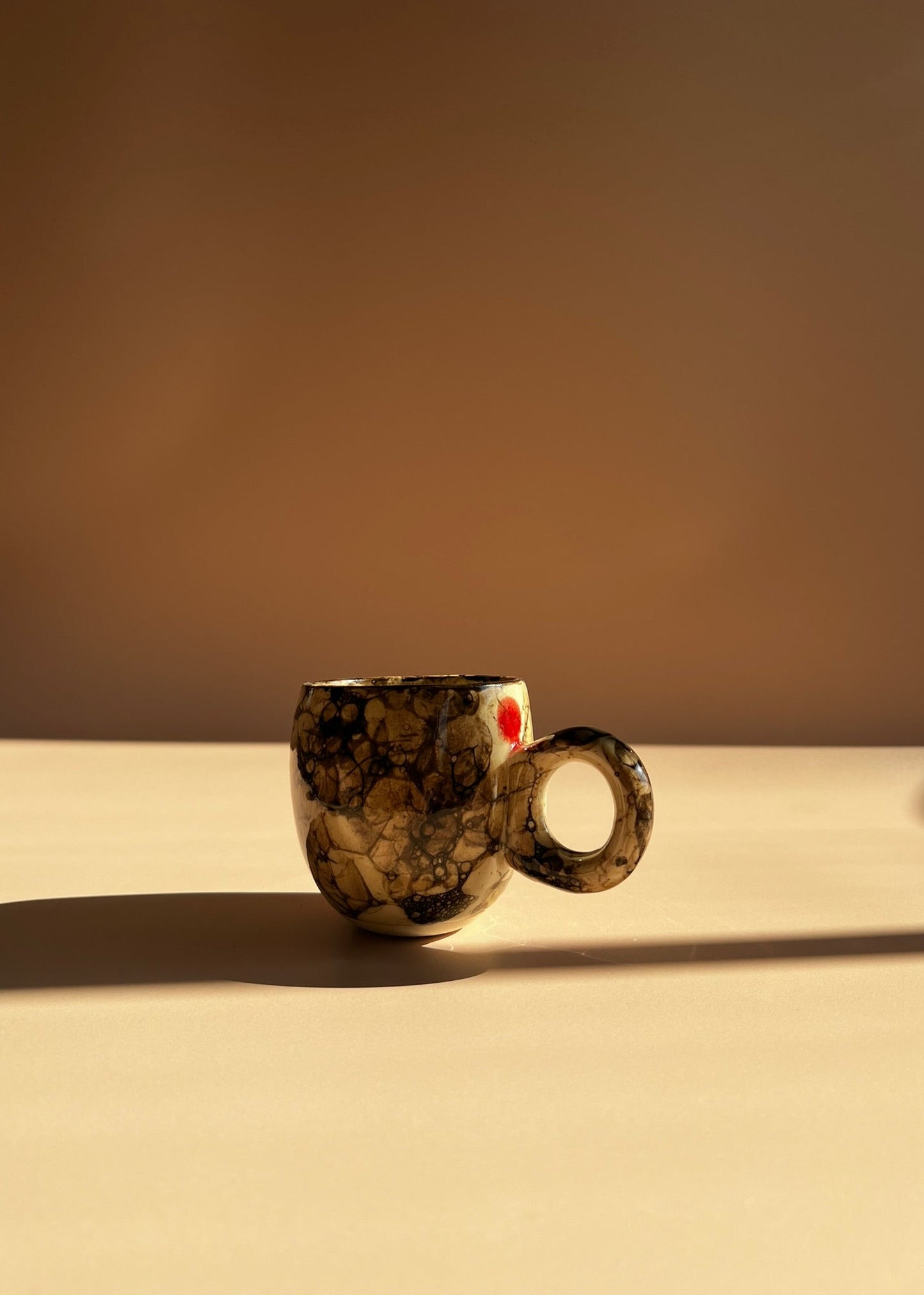 Red Seal Marble . Luna Loop Mug