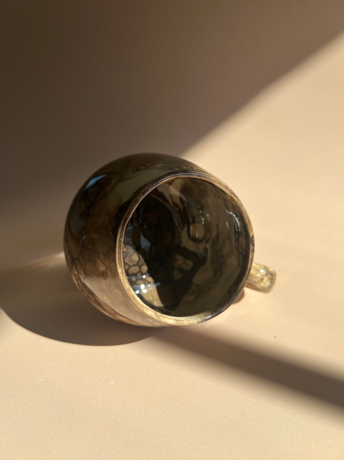 Red Seal Marble . Pebble Mug
