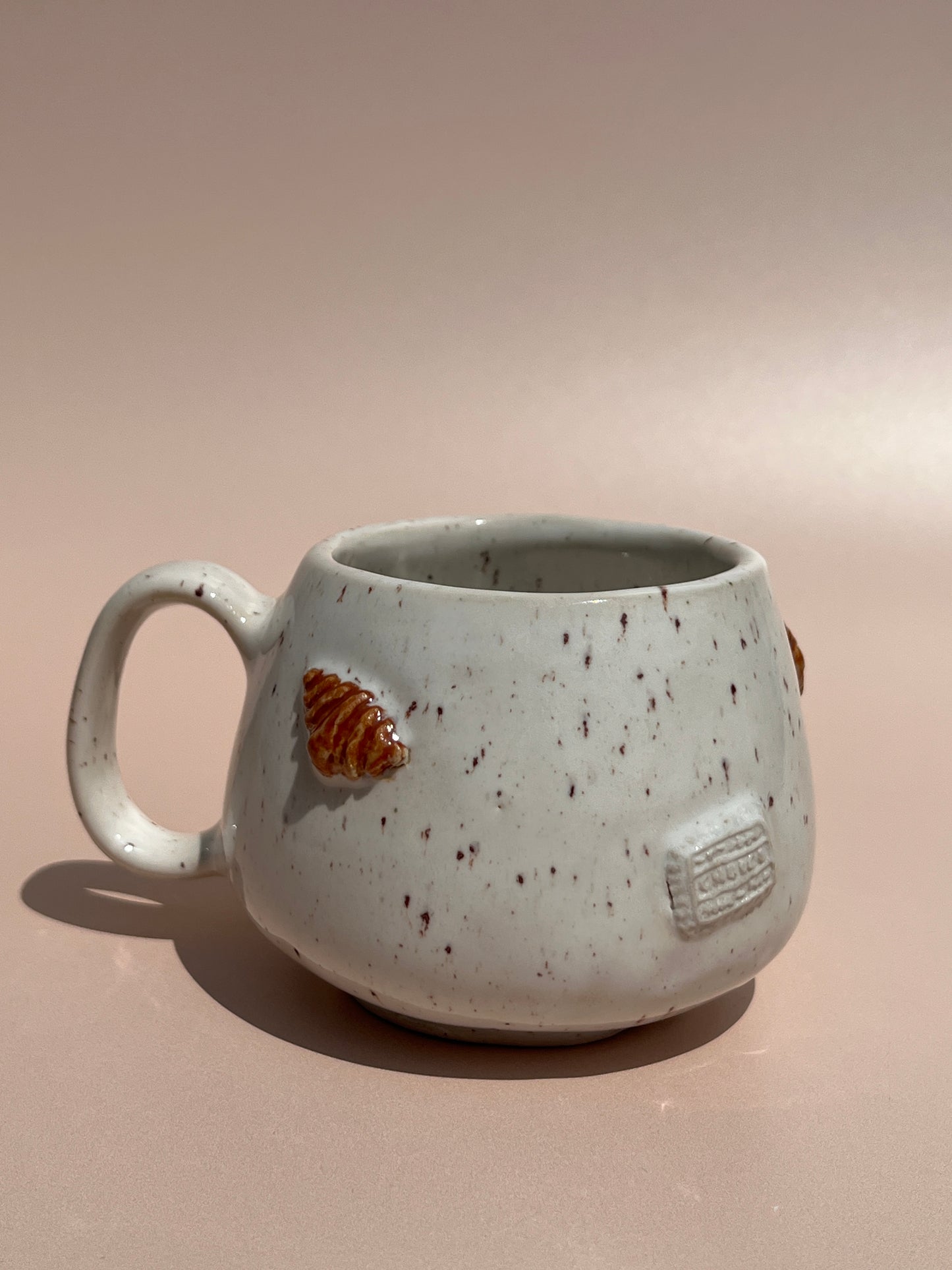 Croissant Club . Pebble Mug