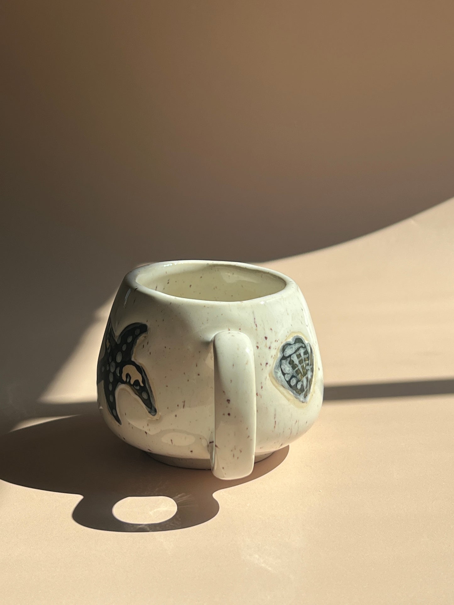 Tide Treasures . Pebble Mug