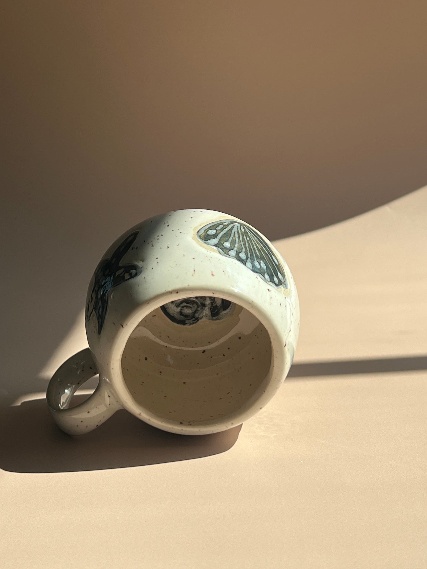 Tide Treasures . Pebble Mug