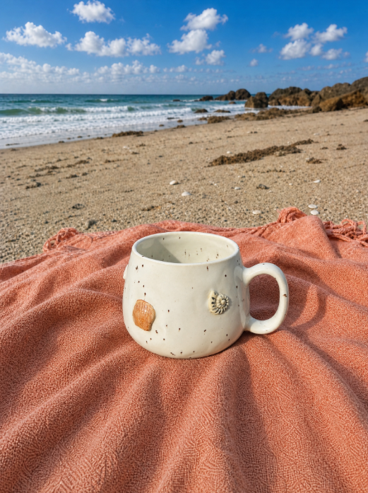 Seashore . Pebble Mug