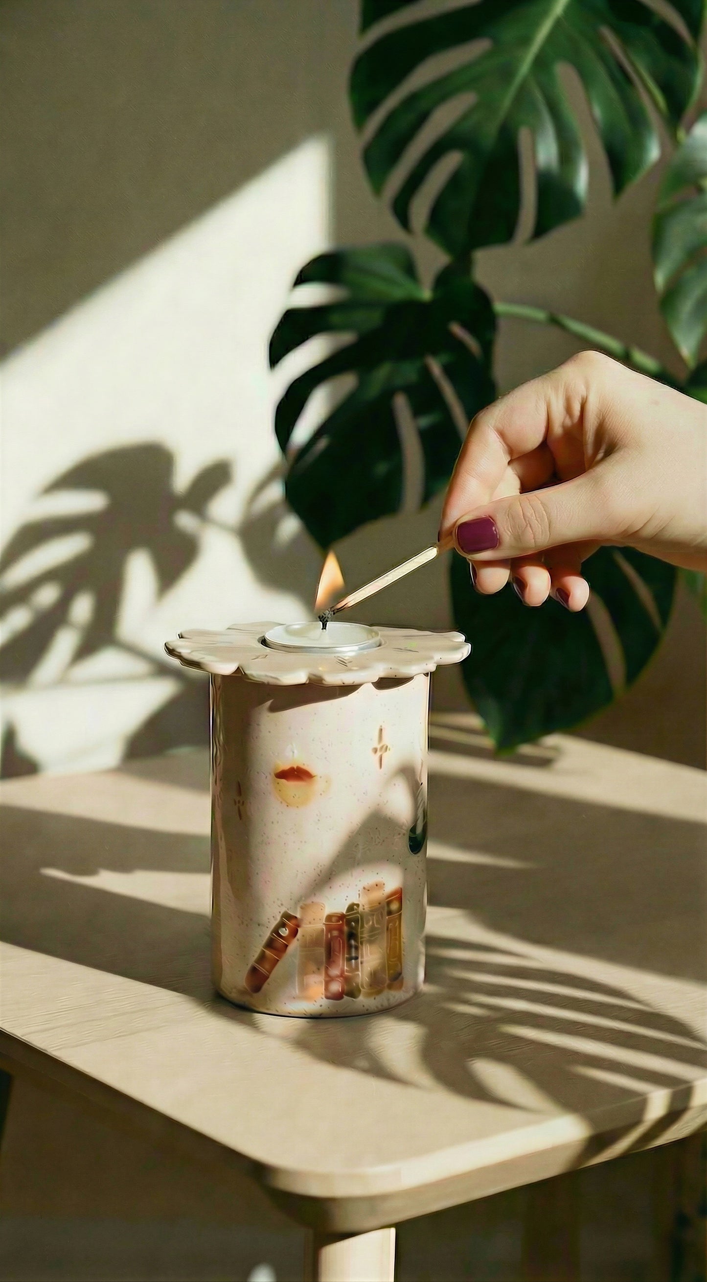 Cozy Moments . Vase & Candle and Incense Burner