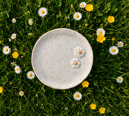 Daisy Speckled . Plate