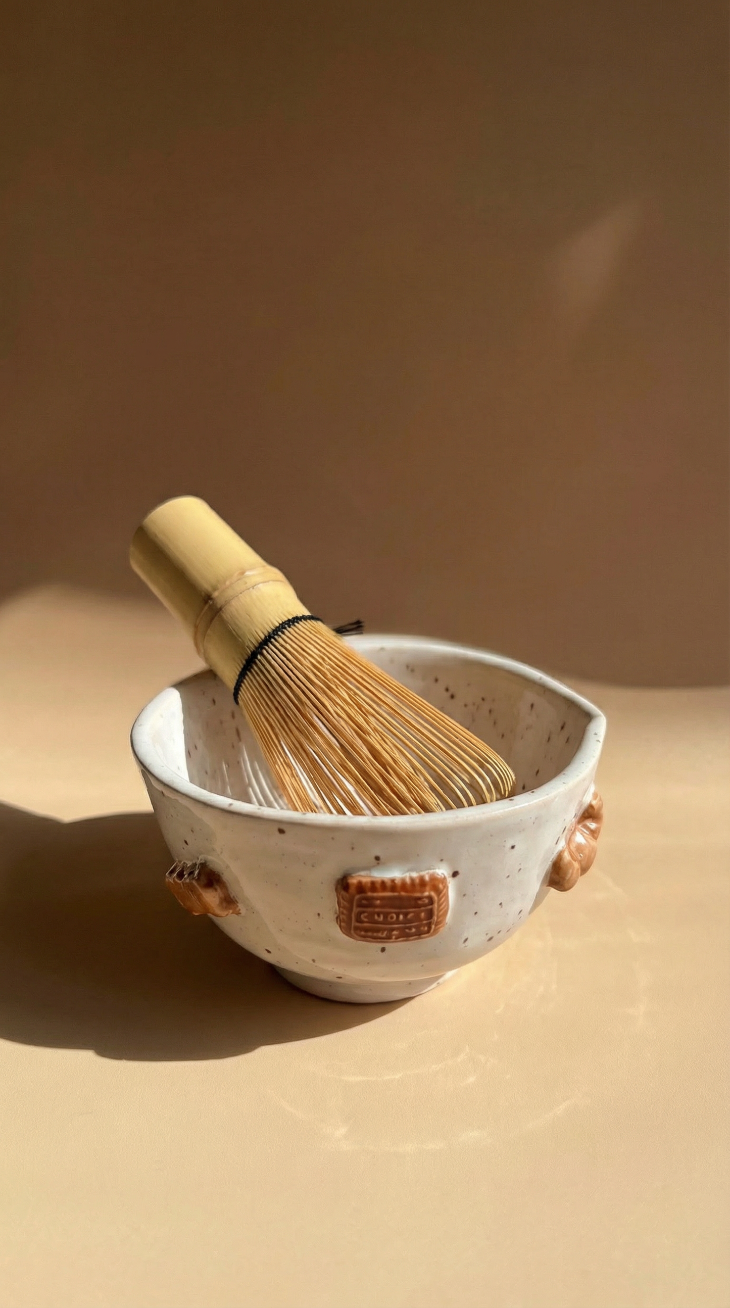 Croissant Club. Pebble Mok